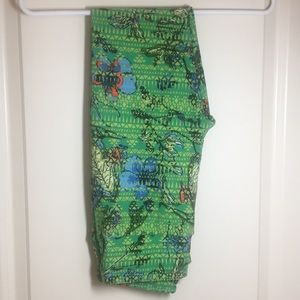 NWOT Lularoe OS leggings